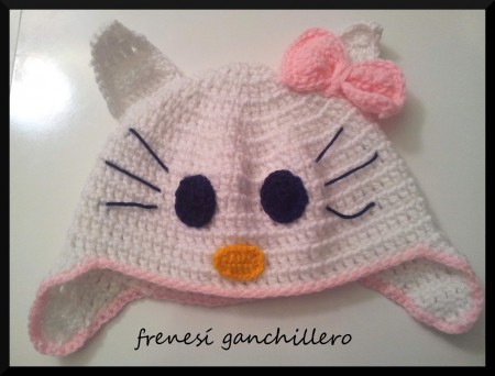 Gorrito orejero Kitty